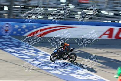 media/Jan-21-2022-Fastrack Riders (Fri) [[90b5309cc6]]/Level 1/Session 1 Front Straight/